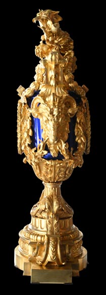 MARQUIS Louis-Auguste, Garniture de cheminée de style Louis XVI en bronze doré et scagliola-13