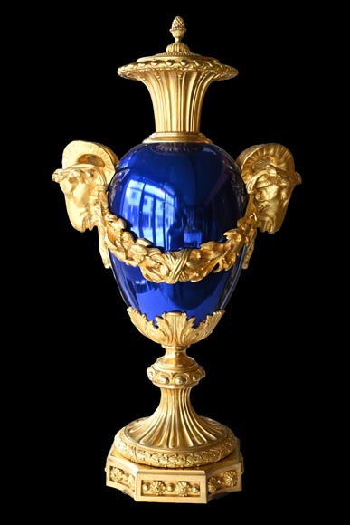 MARQUIS Louis-Auguste, Garniture de cheminée de style Louis XVI en bronze doré et scagliola-23