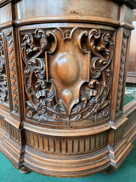 Louis MALARD, chambre à coucher en noyer sculpté-4
