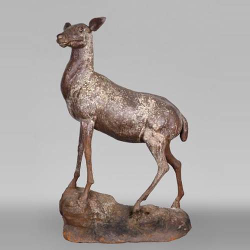 Statue en fonte d’une biche, XIXe siècle