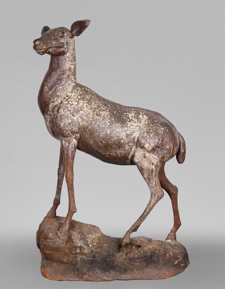 Statue en fonte d’une biche, XIXe siècle-0