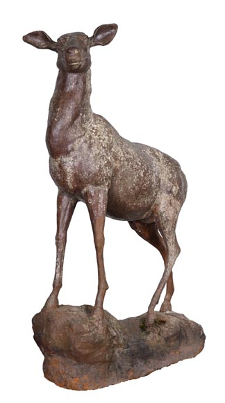 Statue en fonte d’une biche, XIXe siècle-1