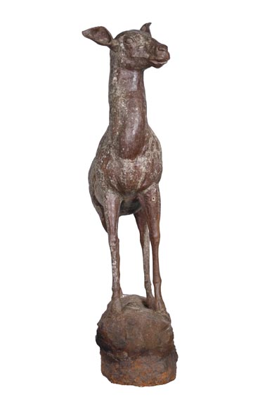 Statue en fonte d’une biche, XIXe siècle-2
