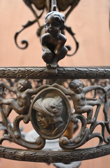 Lustre néo-Renaissance en bronze avec des monstres-5