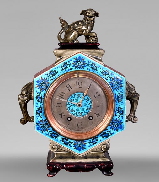 Jules VIEILLARD – Pendule au chien de Fô en faïence polychrome-0