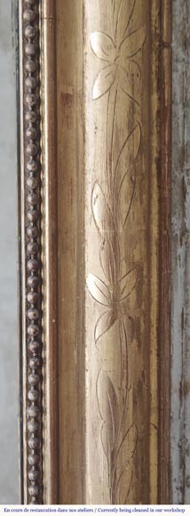 Trumeau doré de style Louis XVI au décor floral gravé-2