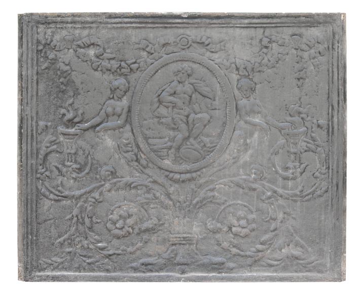 Plaque de cheminée style Louis XVI à décor mythologique-0