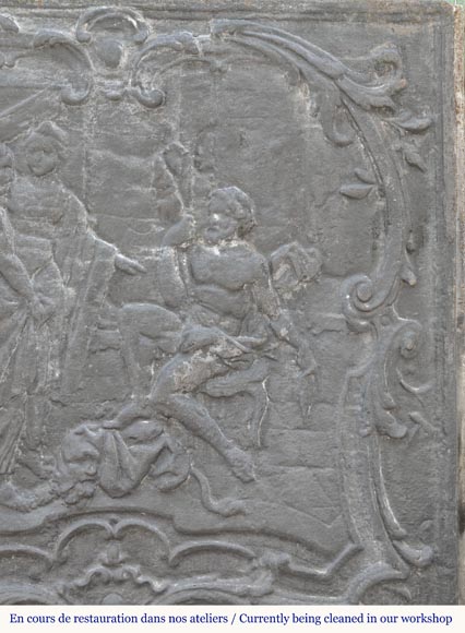 Plaque de cheminée de style Louis XV représentant 