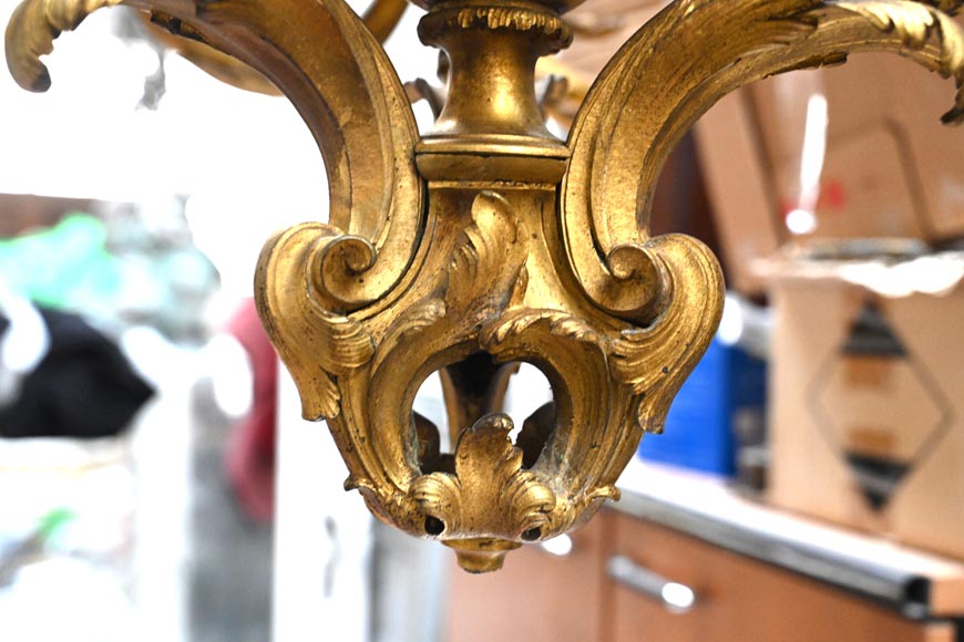 CAFFIERI (d'après). Exceptionnel lustre en bronze de style Louis XV-11