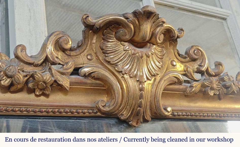 Trumeau de style Napoléon III doré, décoré d'une coquille-2