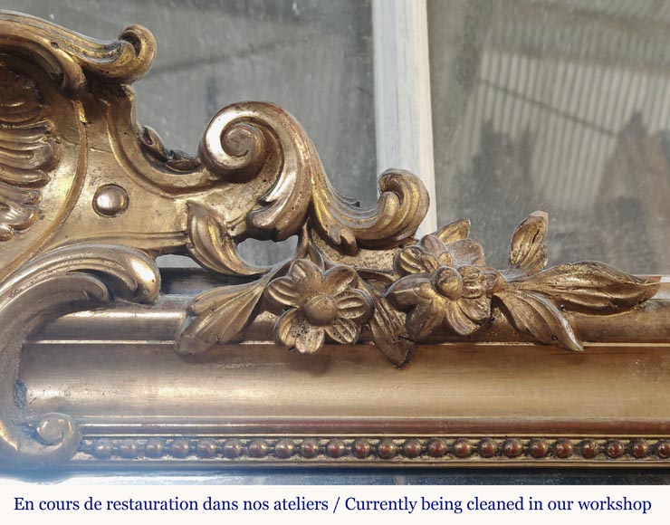 Trumeau de style Napoléon III doré, décoré d'une coquille-3