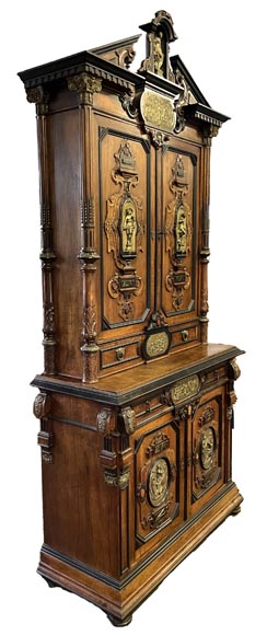 Imposant cabinet néo-Renaissance en noyer, marbre, bronzes dorés et pierres semi-dures-2
