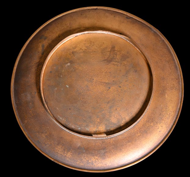 Maison KAYSER SOHN, Personnages de la Renaissance – Paire de plats décoratifs en corviniello, datés 1884-7