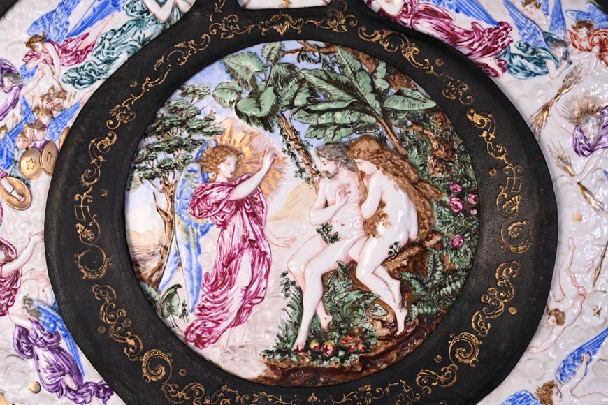 Bouclier décoratif de la Création au Jugement dernier d'après le Bouclier de Milton de Léonard Morel-Ladeuil, porcelaine de Naples, dite de Capodimonte-1