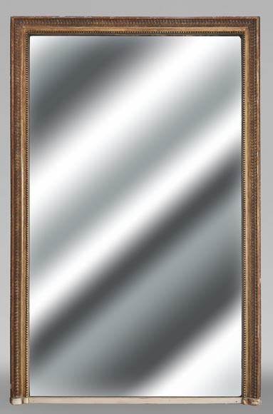 Trumeau style Louis XVI doré, à décor de perle-0