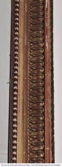 Trumeau style Louis XVI doré, à décor de perle-2