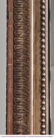 Trumeau style Louis XVI doré, à décor de perle-3