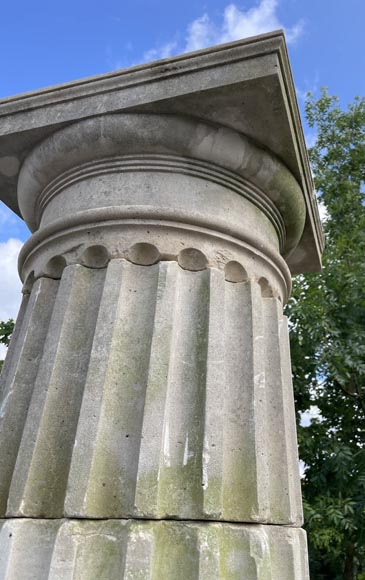 Paire de colonnes cannelées en pierre – Style Dorique, fin XVIIIe siècle-5