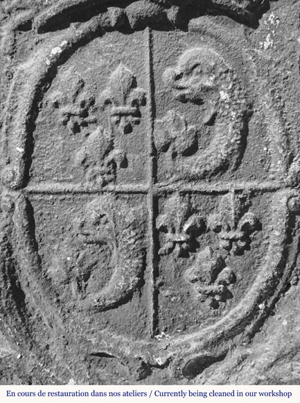 Plaque de cheminée en fonte au armes du Dauphin de France-2