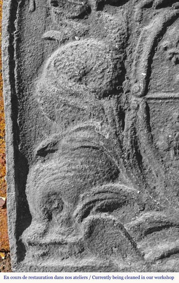 Plaque de cheminée en fonte au armes du Dauphin de France-3