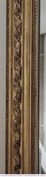 Trumeau doré de style Louis XVI à décor de ruban et perlé-3