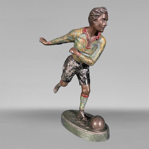 « Footballeur », statuette polychrome en régule-0