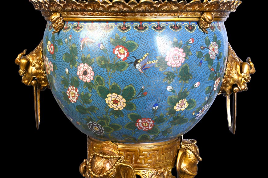 Ferdinand BARBEDIENNE – Cache-pot japonisant en bronze doré et émaux cloisonnés-12