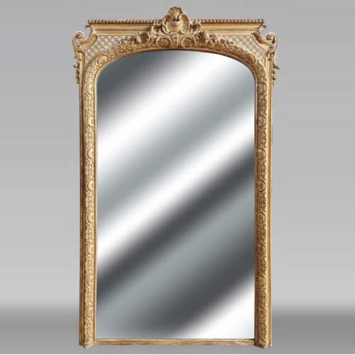 Trumeau doré de style Régence richement décoré