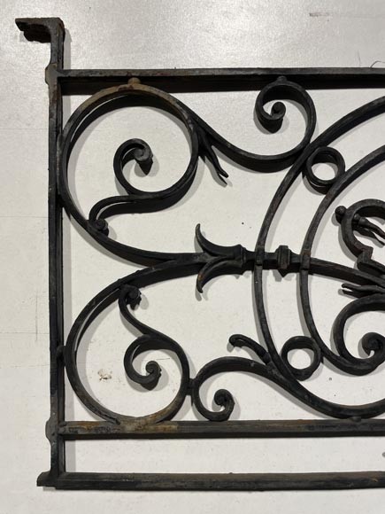 Petit garde-corps de fenêtre en fer forgé-3