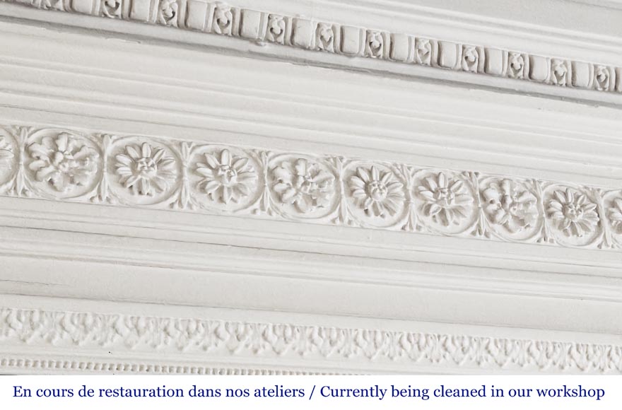 Trumeau de style Louis XVI décoré d'une frise de fleur-1