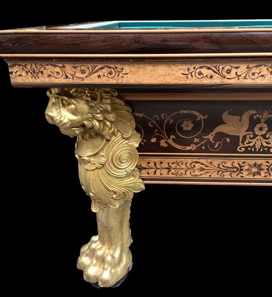 PORET ET PANNETIER, Billard français de style Louis-Philippe à riche décor de marqueterie reposant sur six pieds de lion en bronze doré PORET ET PANNETIER, Billard français de style Louis-Philippe à riche décor de marqueterie reposant sur six pieds de lion en bronze doré-7