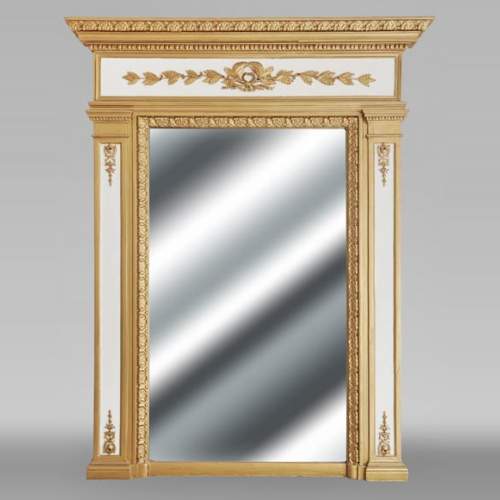 Trumeau de style Louis XVI rehaussé de peinture doré