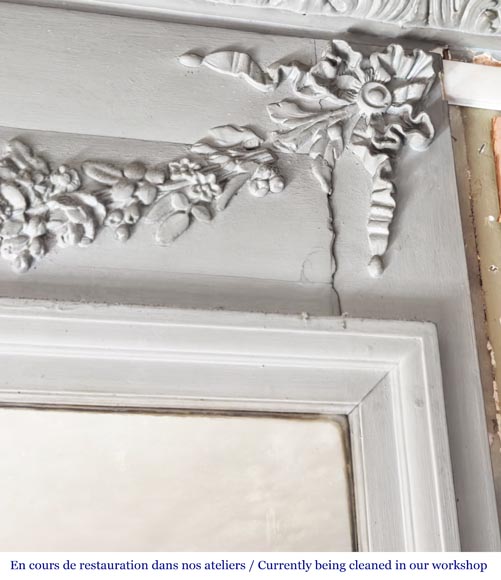 Trumeau de style Louis XVI à la guirlande de fleur-3