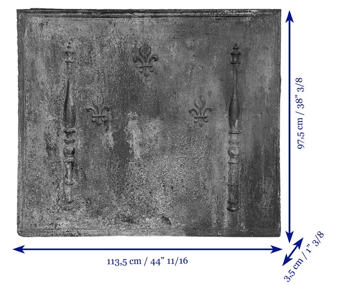 Plaque de cheminée aux fleurs de lys et colonnes d'Hercule-5