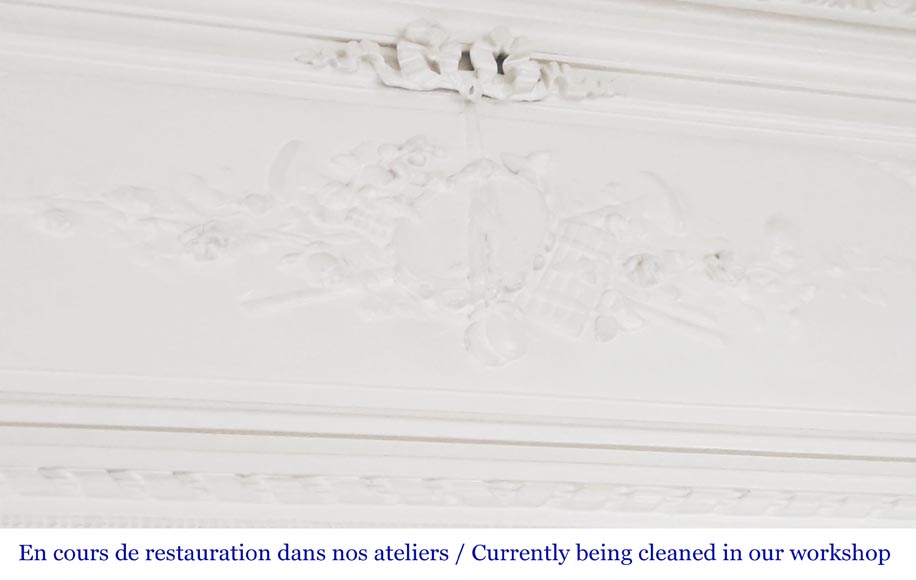 Trumeau de style Louis XVI aux instruments de musique-2