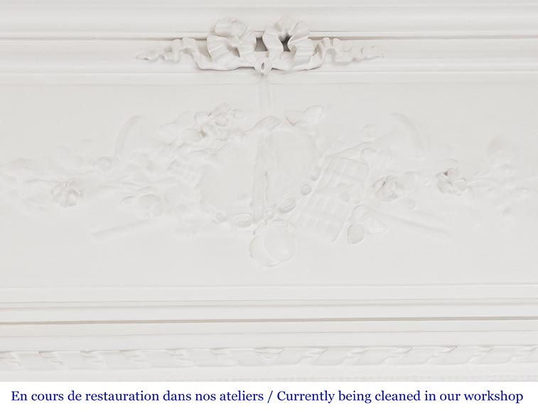 Trumeau de style Louis XVI aux instruments de musique-3