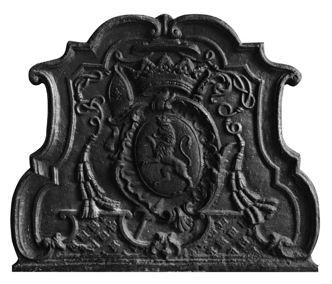 Plaque de cheminée aux Armoirie au lion-0