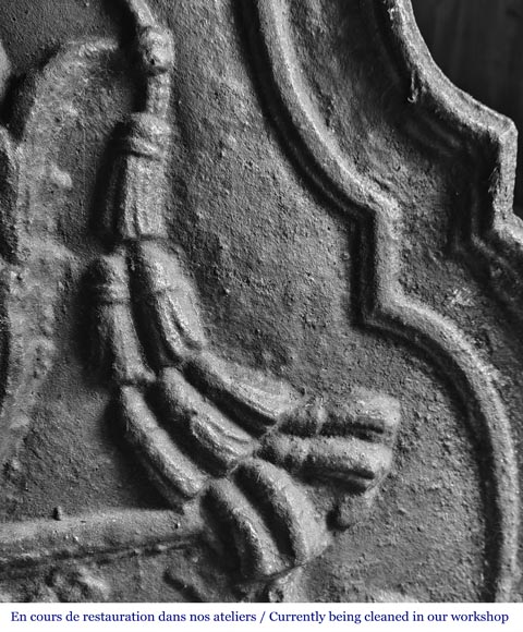 Plaque de cheminée aux Armoirie au lion-4