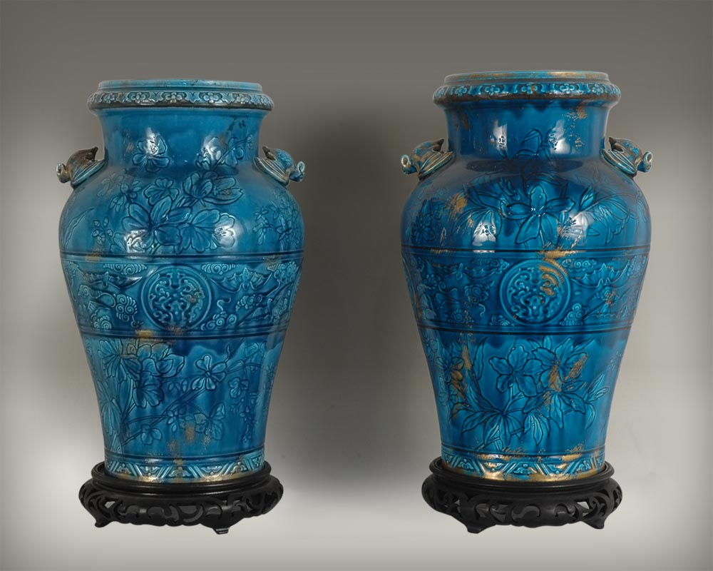 Manufacture de Longwy Paire de vases à décor extrême-oriental en faïence-0