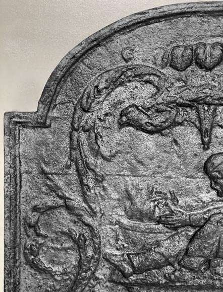 Plaque de cheminée aux personnages près du feu Plaque de cheminée aux personnages près du feu-1