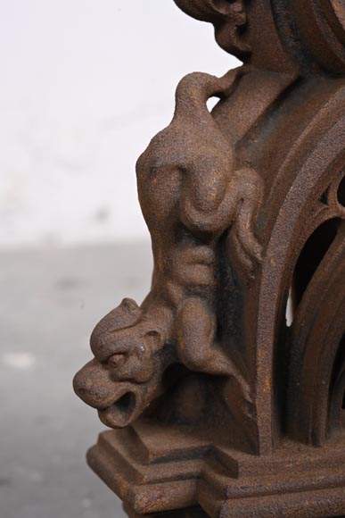 Paire de chenets néo-gothiques en fer Paire de chenets néo-gothiques en fer-6