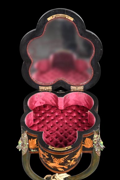 Charles-Guillaume DIEHL, Guéridon aux insectes et papillons-2