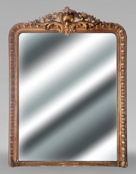 Trumeau doré de style Louis XV au décor floral-0