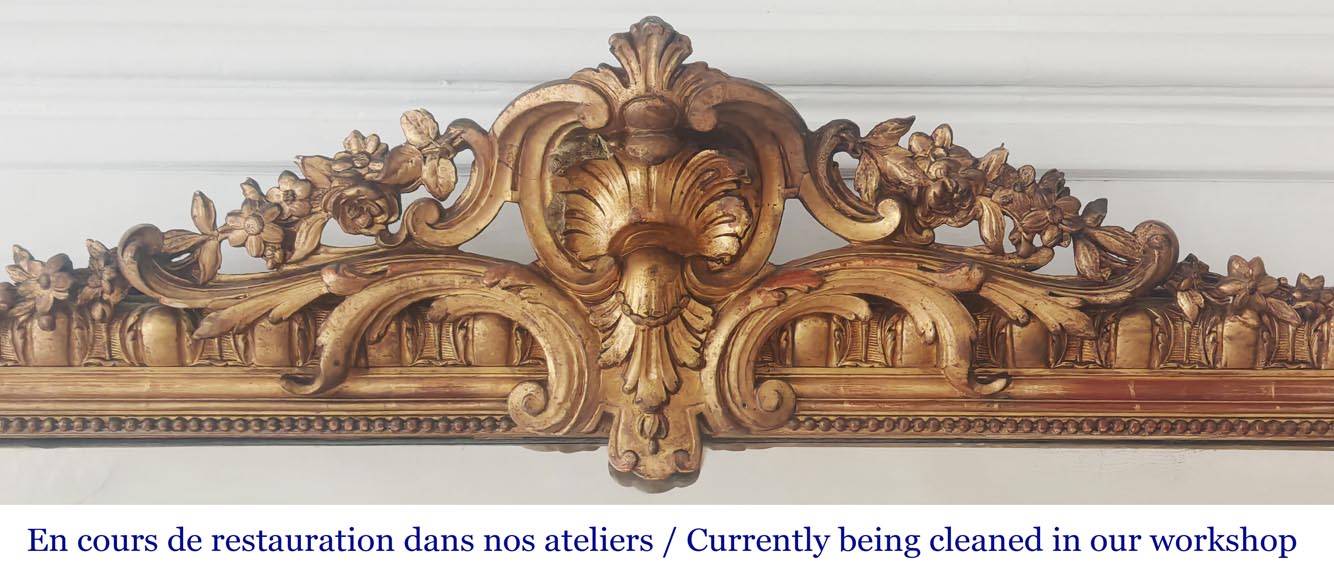 Trumeau doré de style Louis XV au décor floral-1