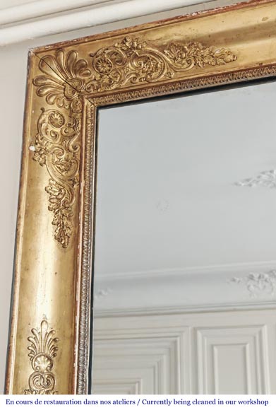 Trumeau doré d'époque Louis Philippe décoré de fleurs et d'une palmette Trumeau doré d'époque Louis Philippe décoré de fleurs et d'une palmette-2