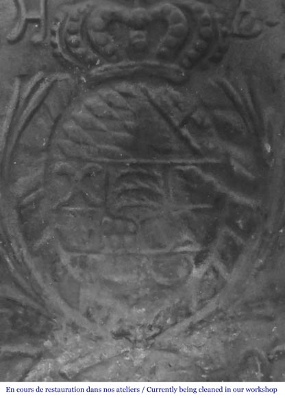 Plaque de cheminée de forme carrée, décorée-2