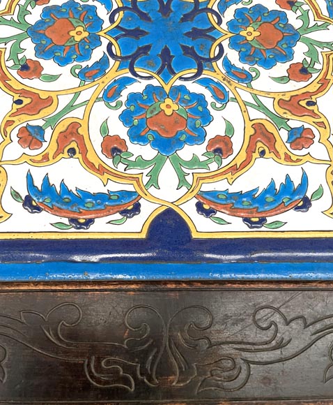 LOEBNITZ Jules (Maison Pichenot), Guéridon en bois noirci et faïence de style Iznik-7