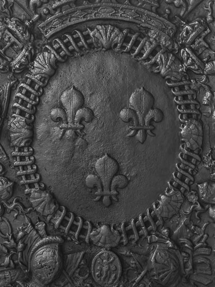 Plaque de cheminée aux armes de France et au H couronné-2