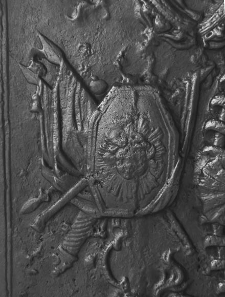 Plaque de cheminée aux armes de France et au H couronné-4