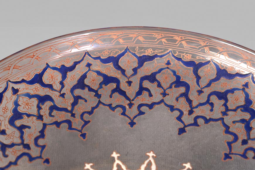 BROCARD Philippe-Joseph (dans le goût de) — Coupe sur pied en verre soufflé émaillé et doré à décor perso-islamique-4